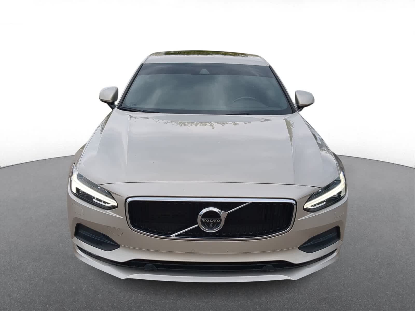 2018 Volvo S90 Momentum