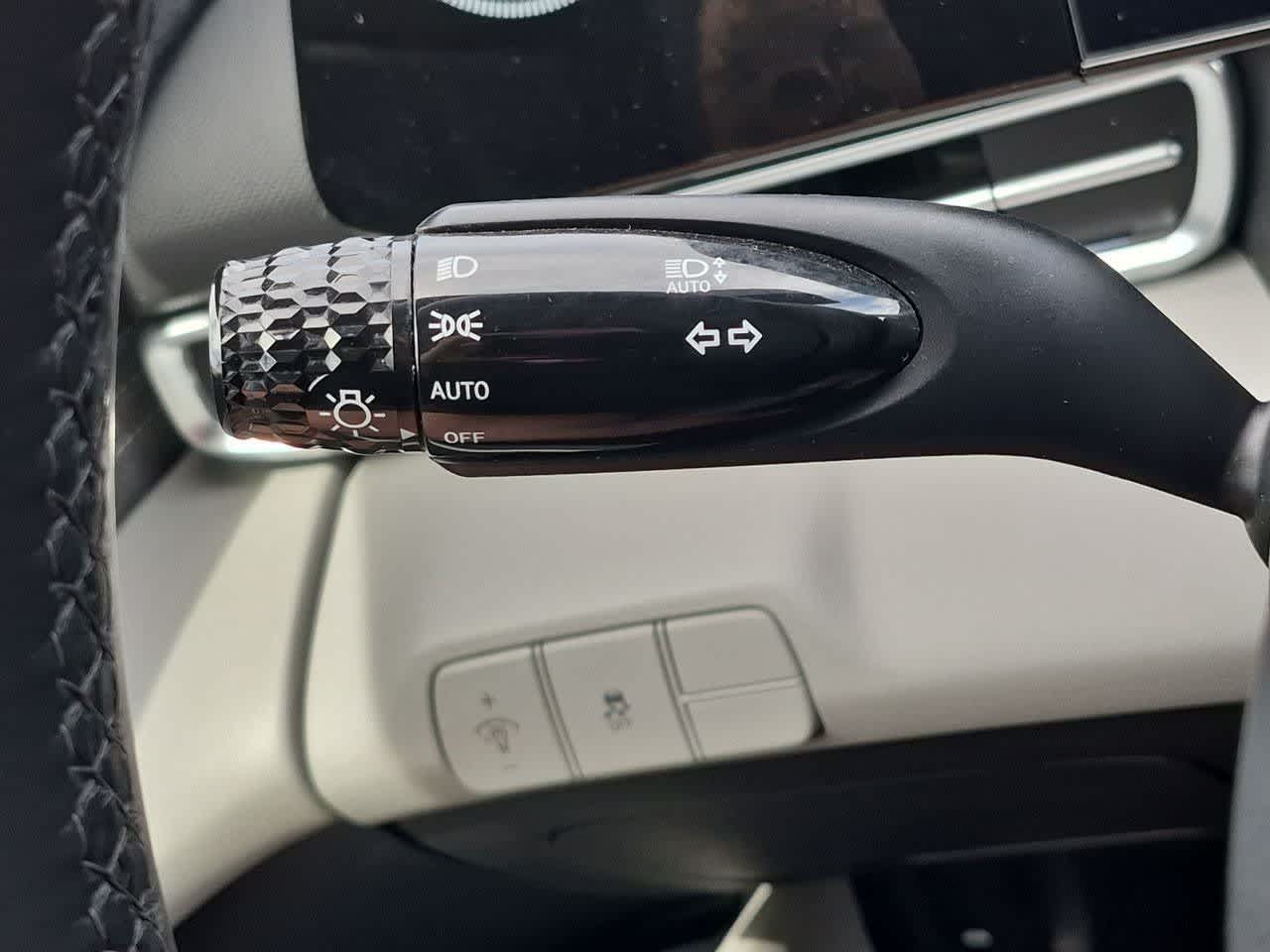 2025 Hyundai Elantra Limited - Photo 27