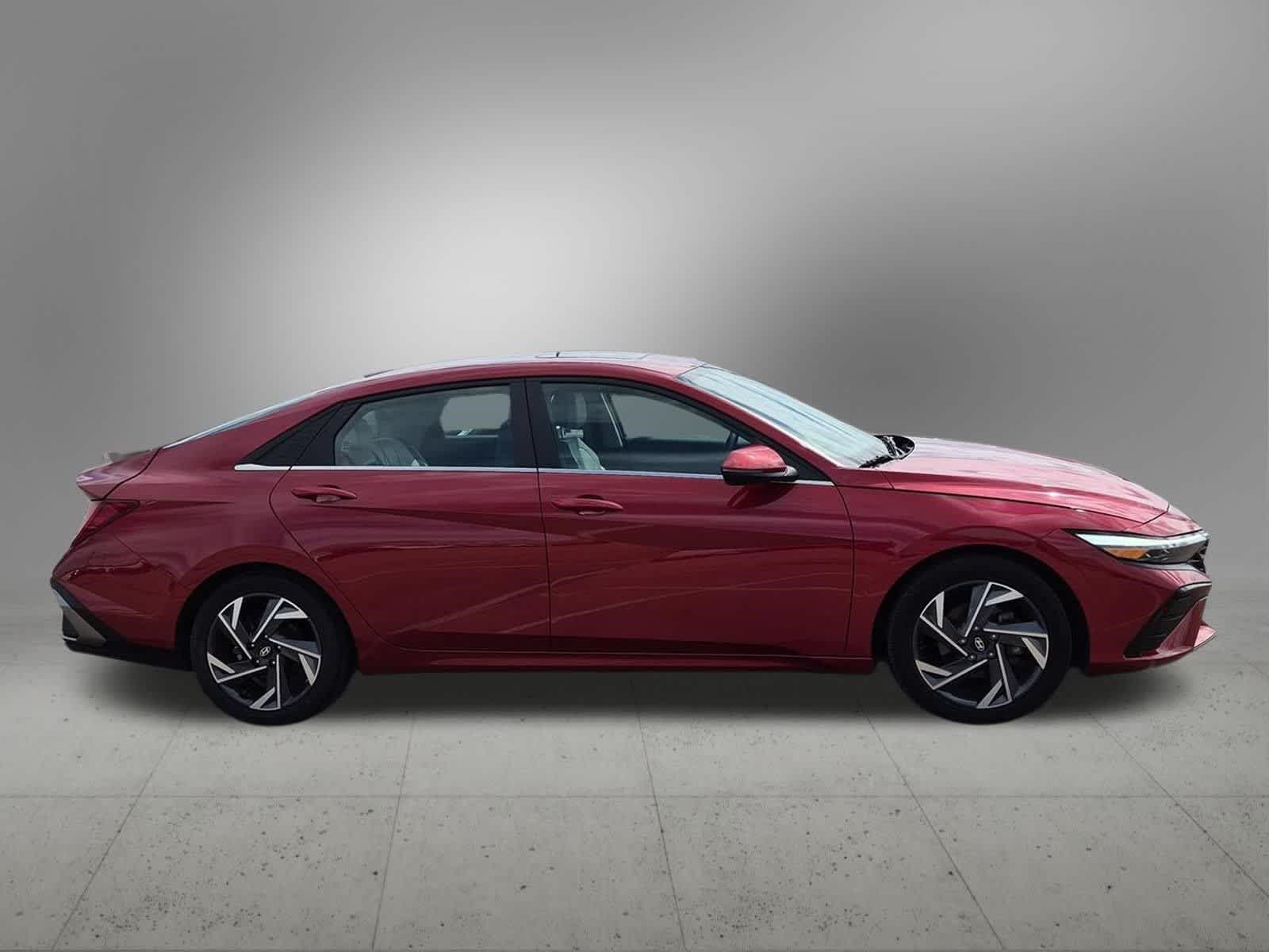 2025 Hyundai Elantra Limited - Photo 7