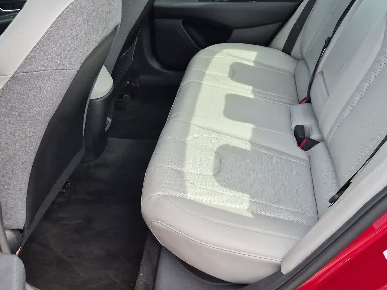 2025 Hyundai Elantra Limited - Photo 20