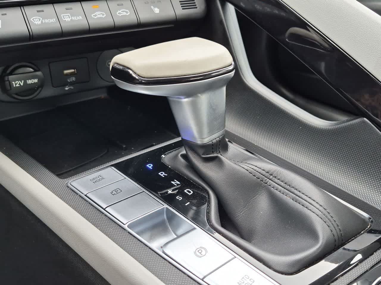 2025 Hyundai Elantra Limited - Photo 33