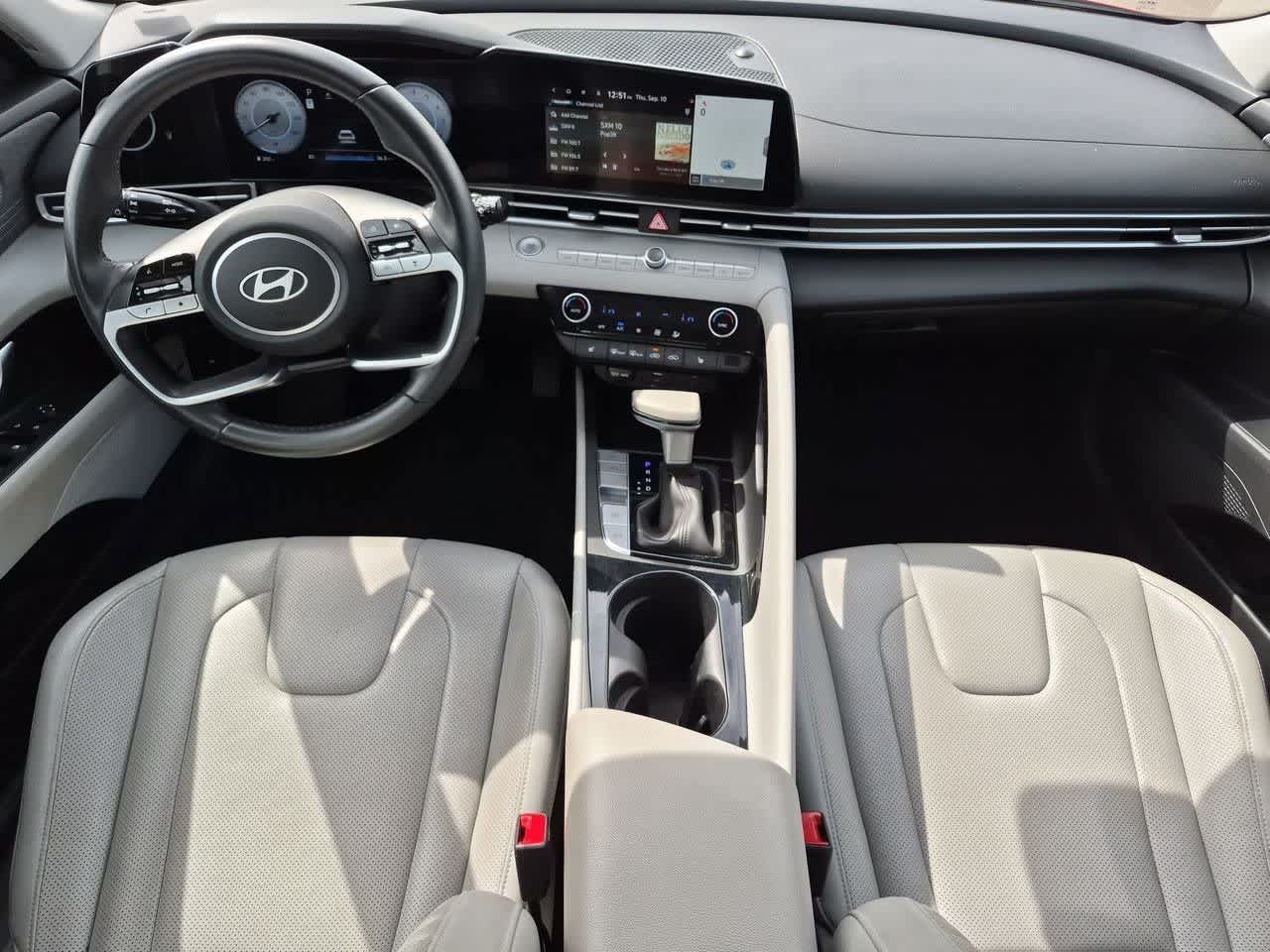 2025 Hyundai Elantra Limited - Photo 15