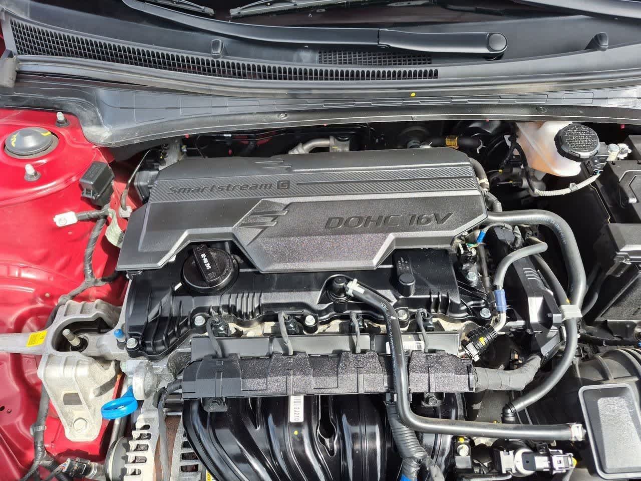 2025 Hyundai Elantra Limited - Photo 14