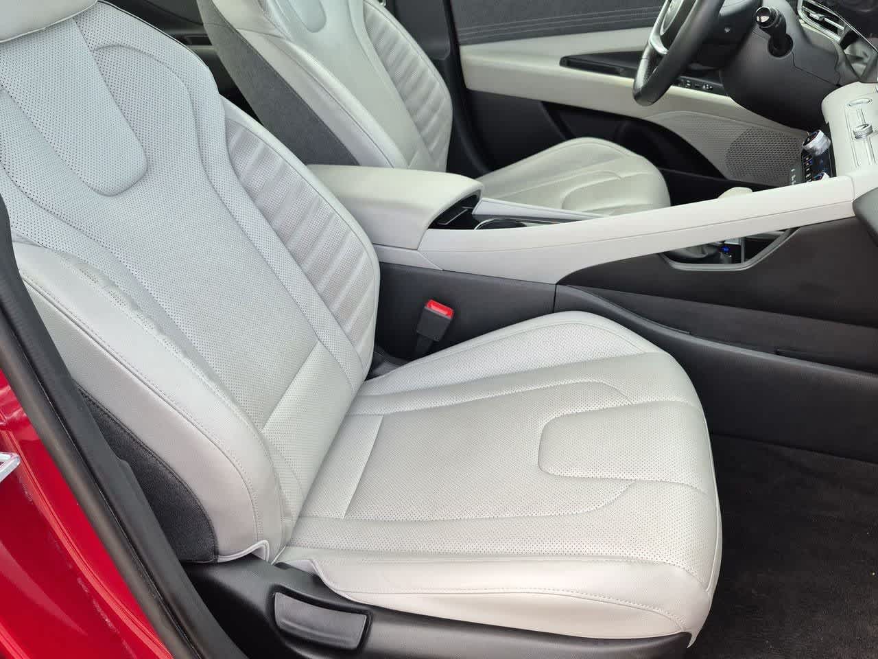 2025 Hyundai Elantra Limited - Photo 22