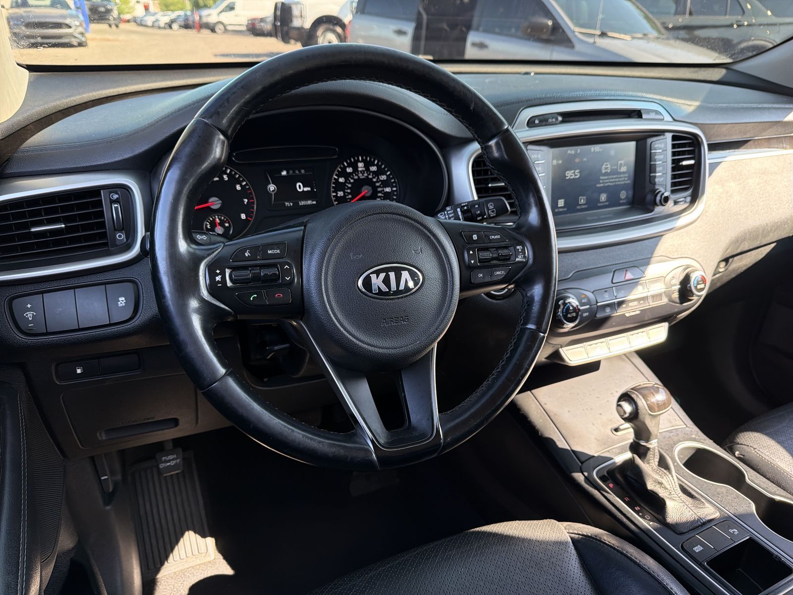 2017 Kia Sorento LX - Photo 15