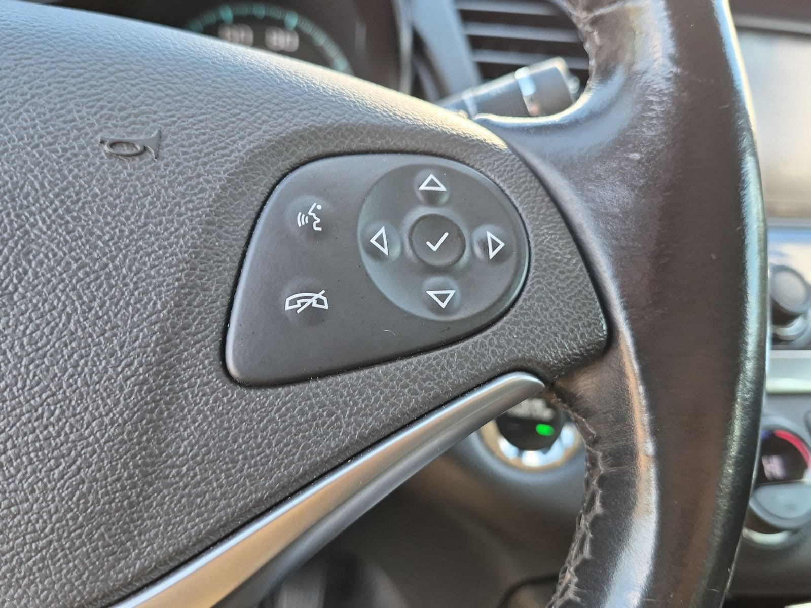 2018 Chevrolet Impala 1LT - Photo 25