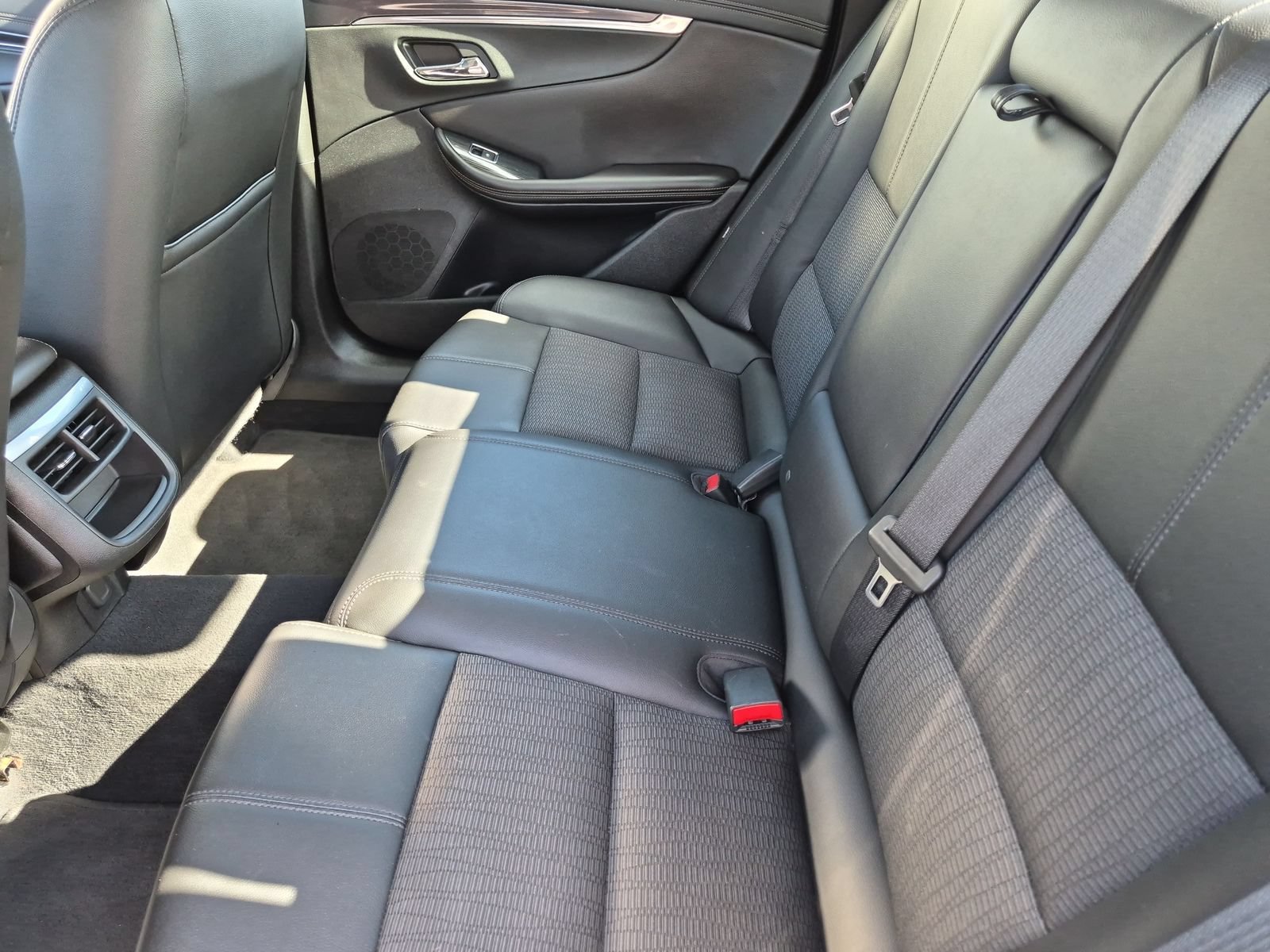 2018 Chevrolet Impala 1LT - Photo 20