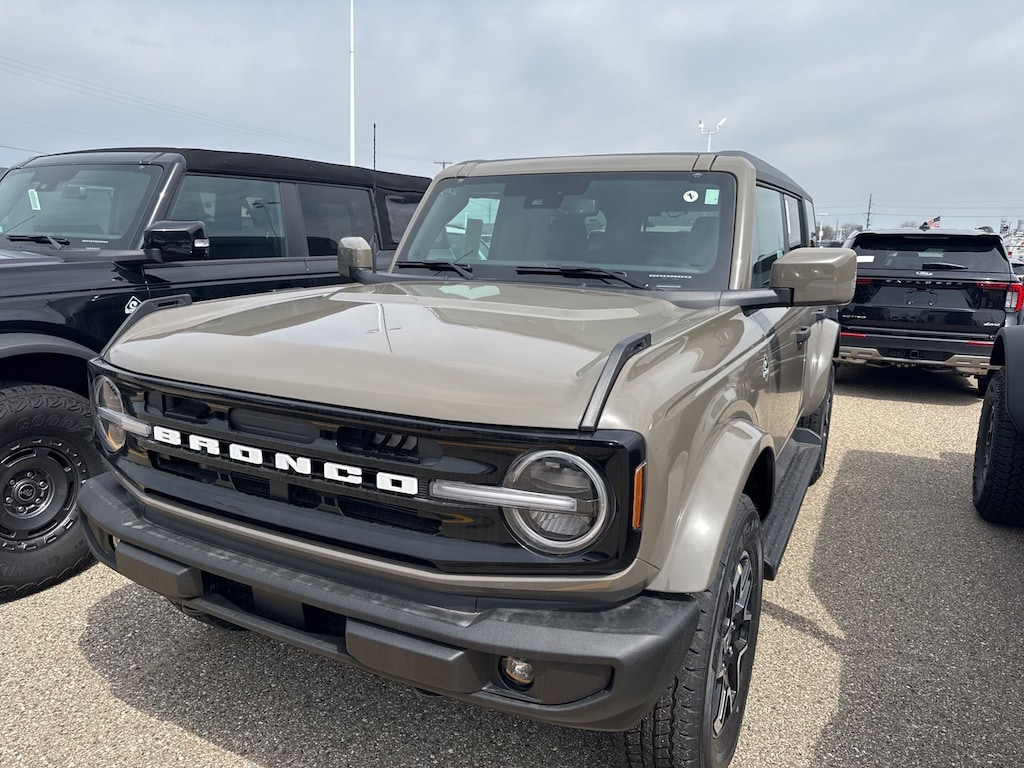 New 2026 Ford Bronco Outer Banks SUV