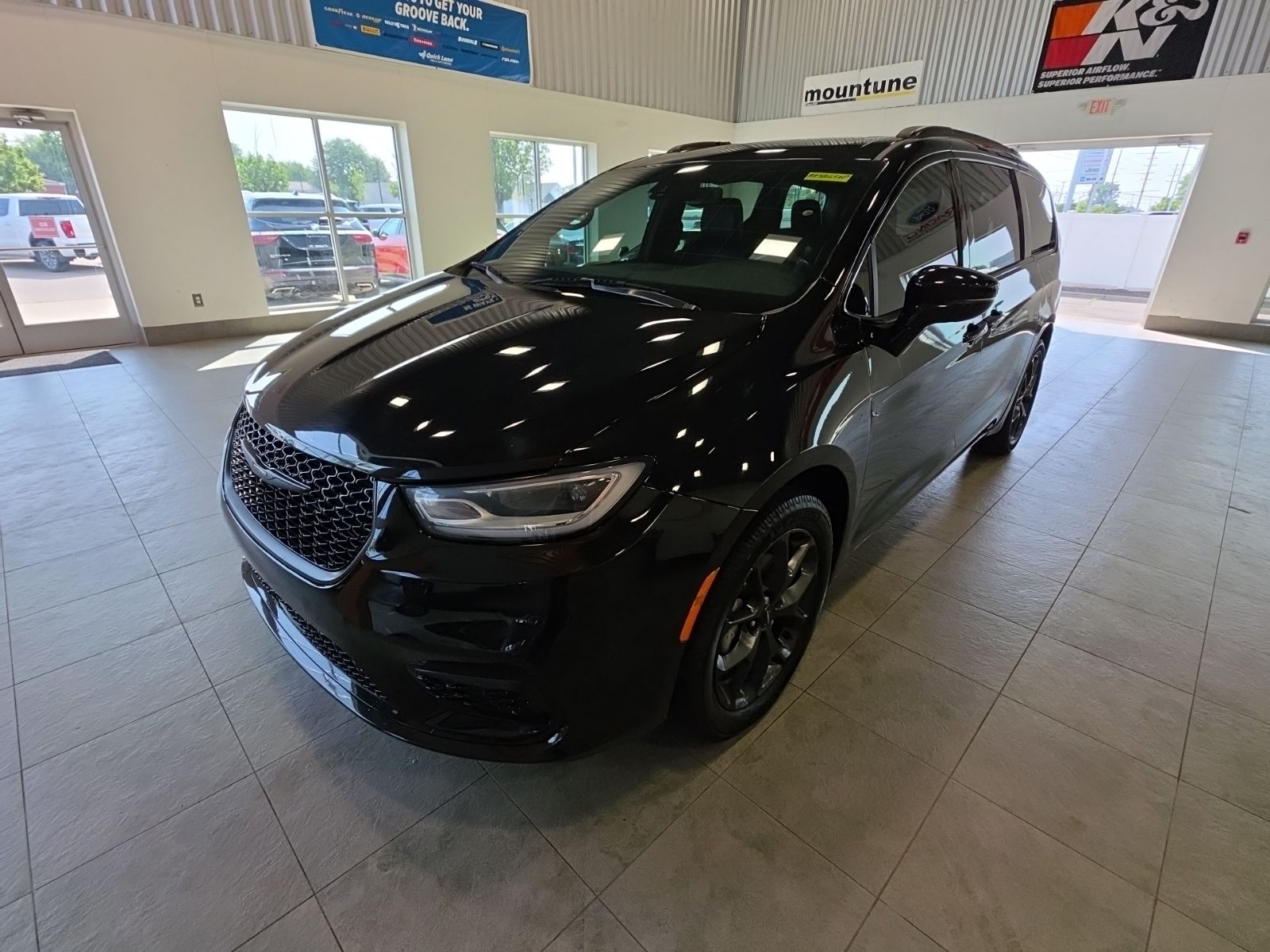  Chrysler Pacifica