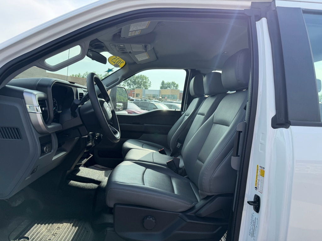 2025 Ford F-350 Super Duty XL - Photo 8