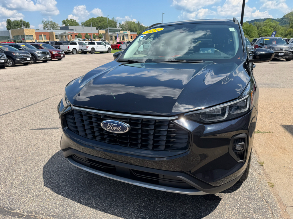 Used 2024 Ford Escape Platinum AWD Sport Utility
