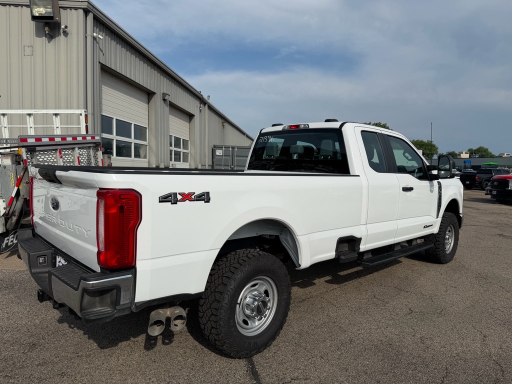2025 Ford F-350 Super Duty XL - Photo 4
