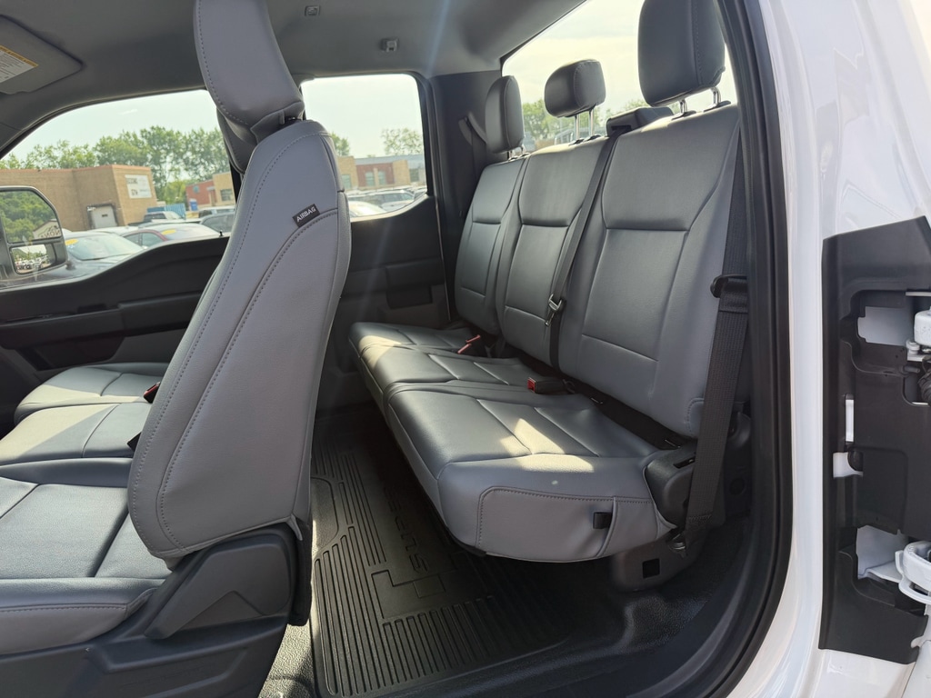 2025 Ford F-350 Super Duty XL - Photo 9