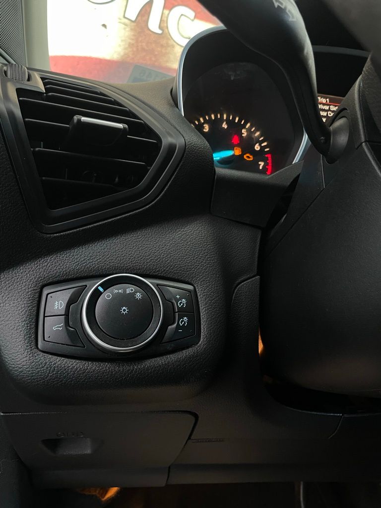 2017 Ford Escape SE - Photo 22