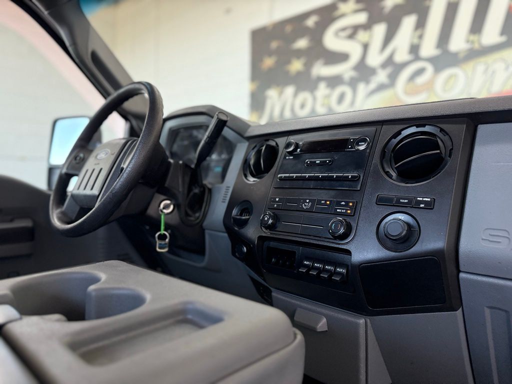 2015 Ford F-450 Super Duty Chassis Cab XL - Photo 38