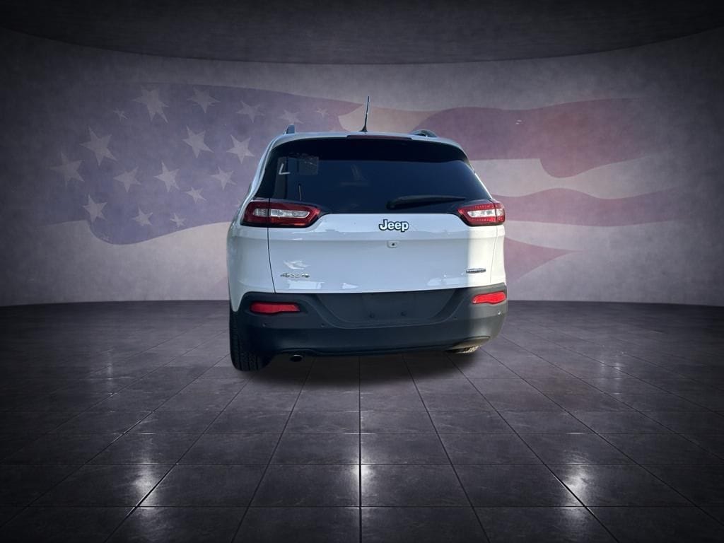 Used 2018 Jeep Cherokee Latitude SUV