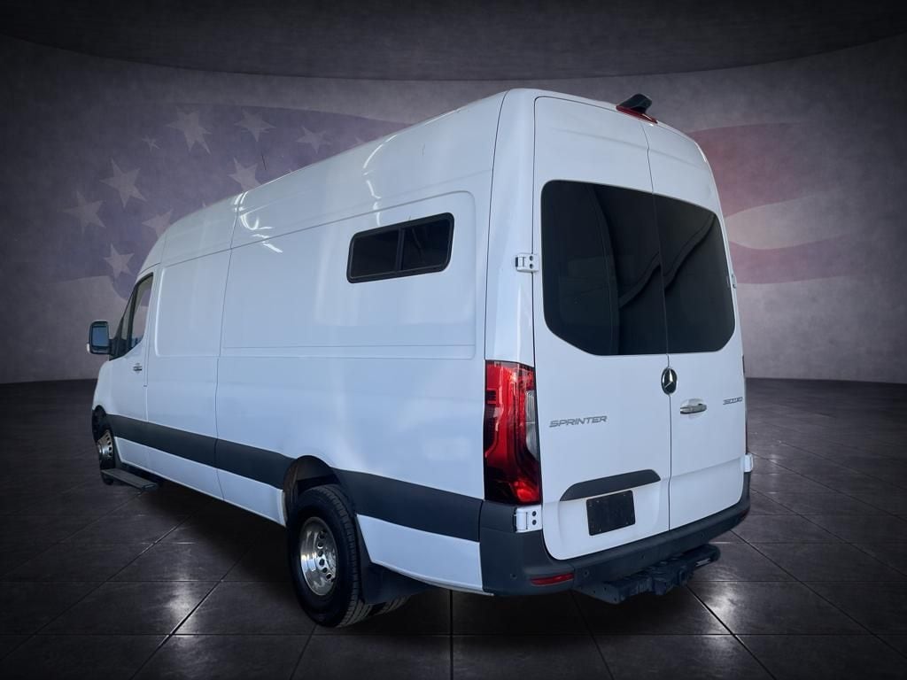 Used 2022 Winnebago Adventure Wagon 70SE Motorhome Cargo Van