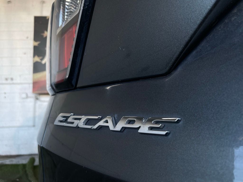 2017 Ford Escape SE - Photo 10