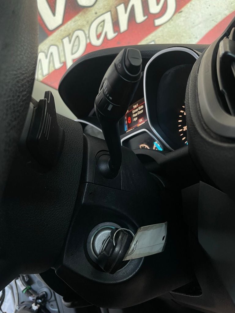 2017 Ford Escape SE - Photo 24