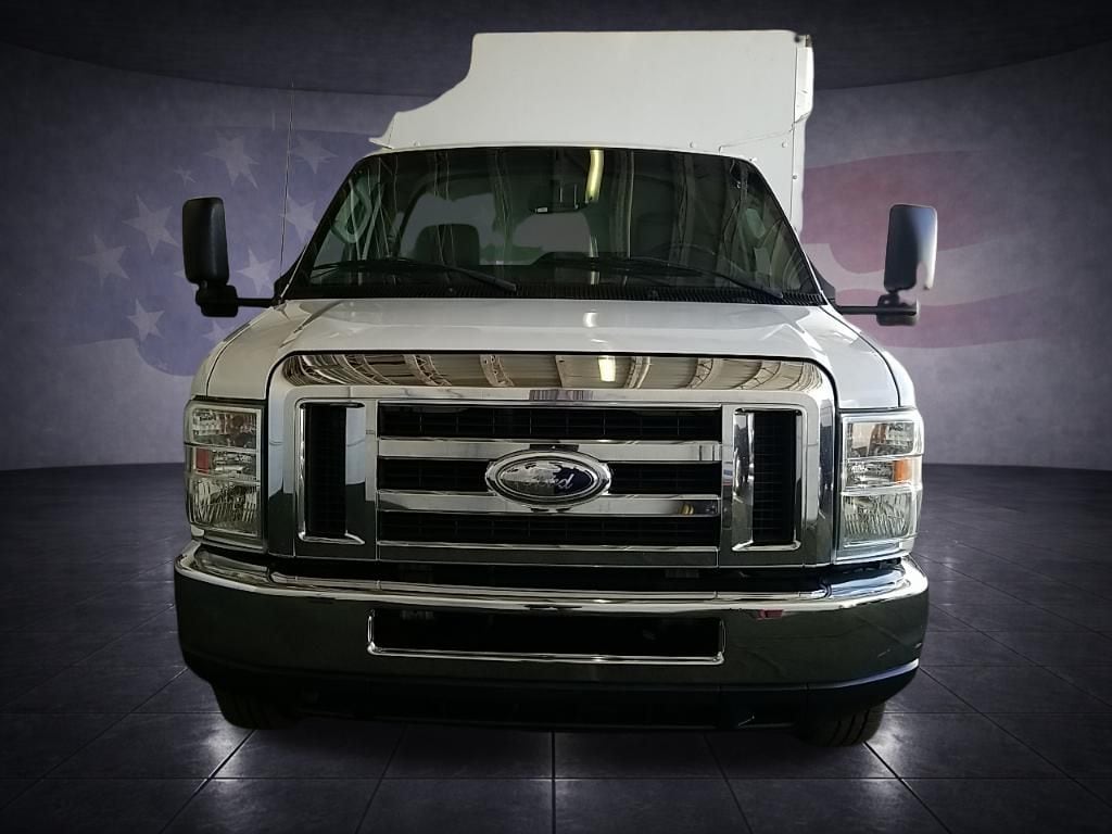 Used 2015 Ford E-450SD Base Cab/Chassis