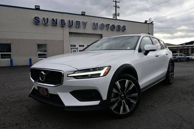 2021 Volvo V60 Cross Country