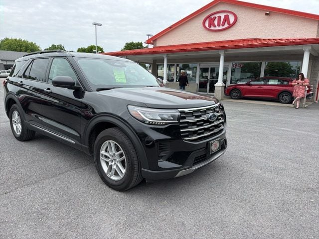 2025 Ford Explorer Active - Photo 2
