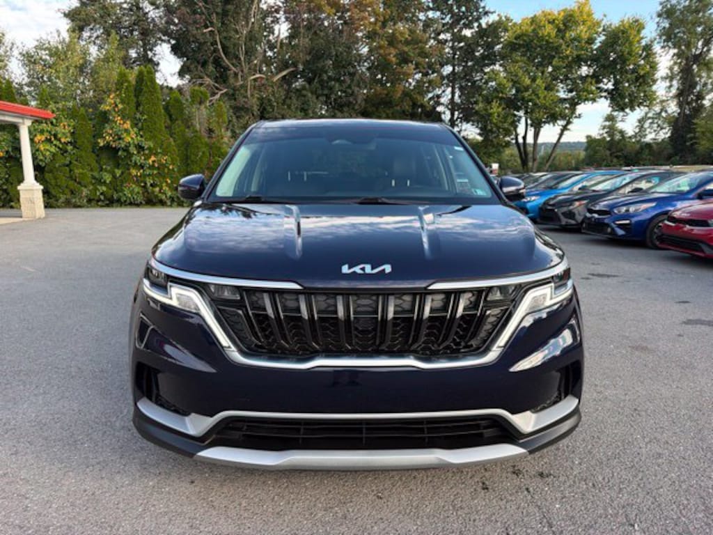 Used 2022 Kia Carnival LXS Minivan/Van