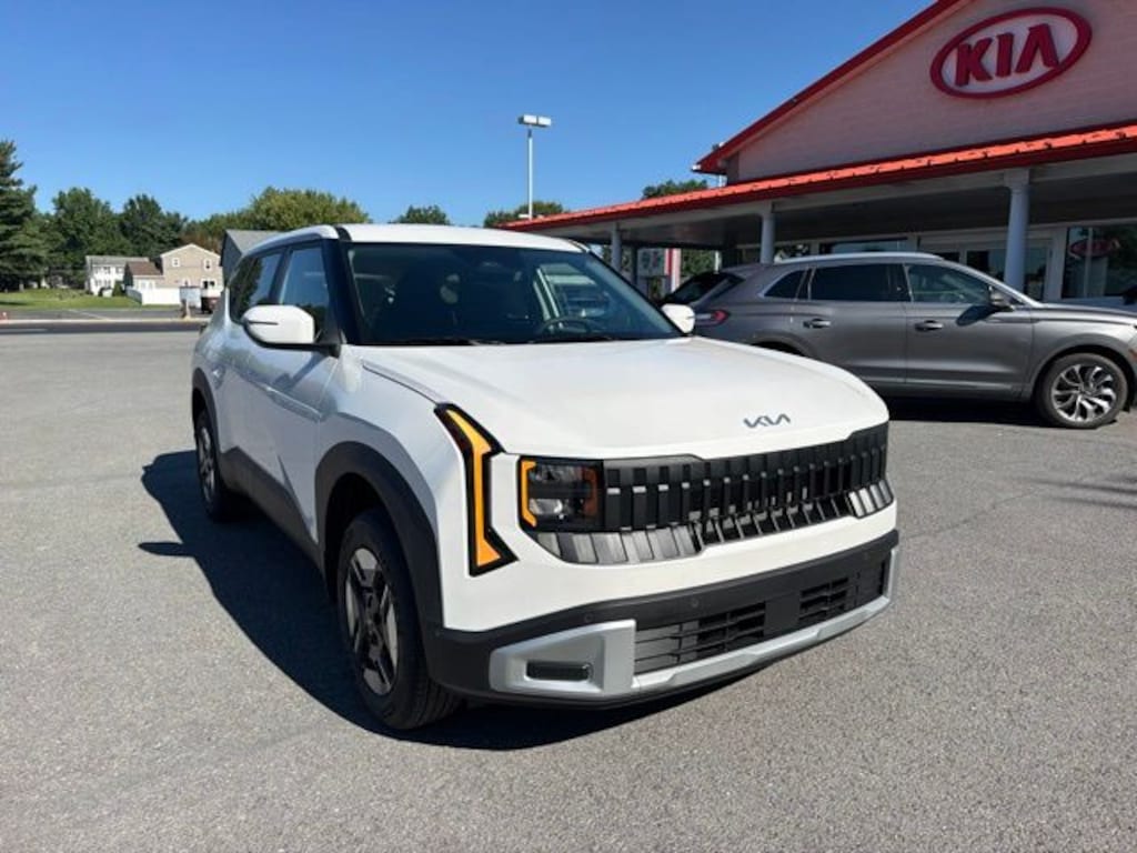 New 2027 Kia Seltos LX SUV