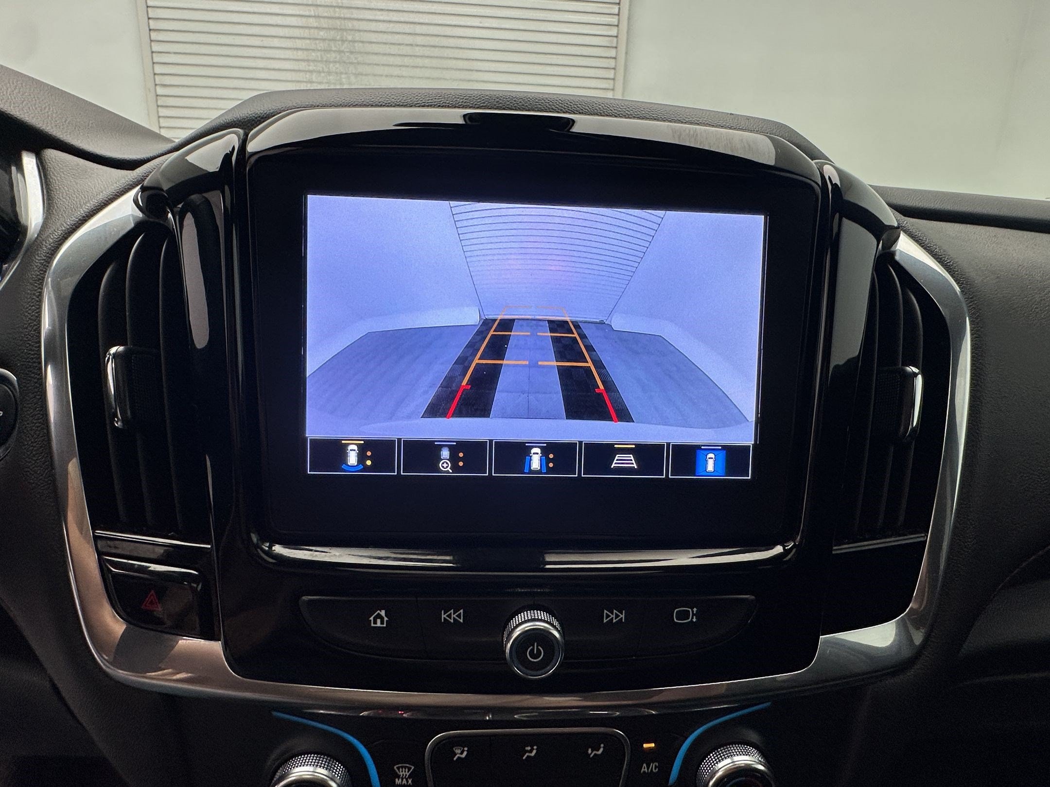 2023 Chevrolet Traverse RS - Photo 22