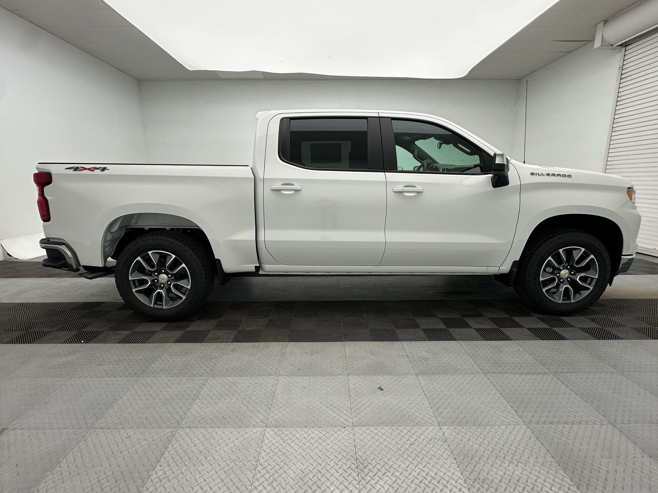 2026 Chevrolet Silverado 1500 LT - Photo 8