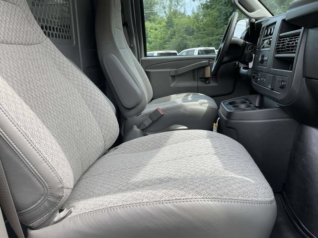 2025 Chevrolet Express Cargo Work Van - Photo 16