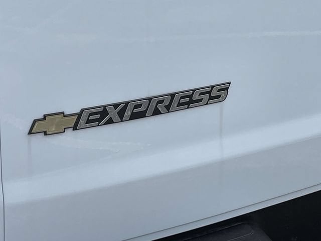 2025 Chevrolet Express Cargo Work Van - Photo 10