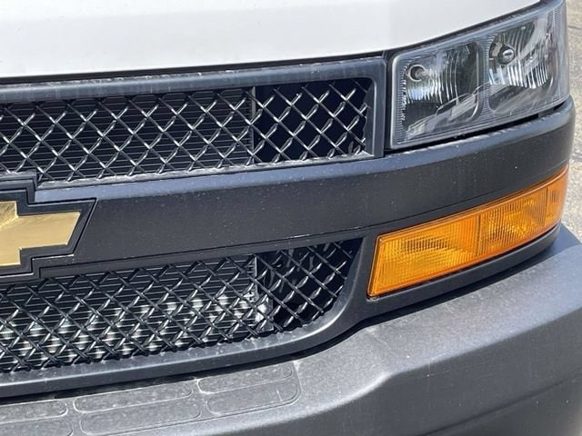 2025 Chevrolet Express Cargo Work Van - Photo 9