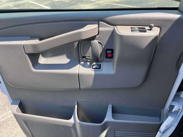 2025 Chevrolet Express Cargo Work Van - Photo 23