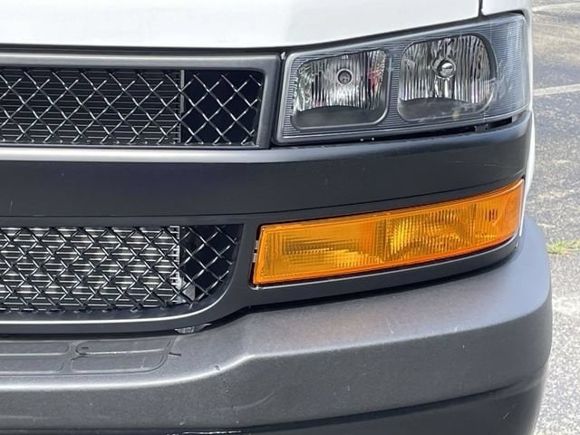 2025 Chevrolet Express Cargo Work Van - Photo 9