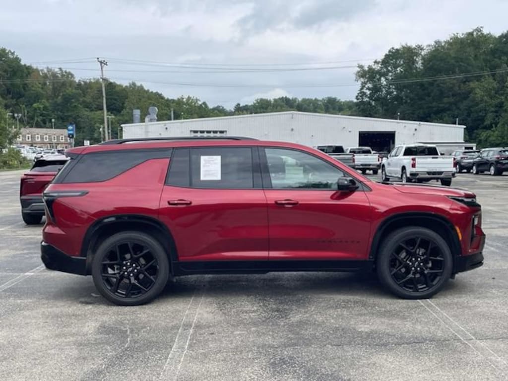 Used 2024 Chevrolet Traverse RS SUV