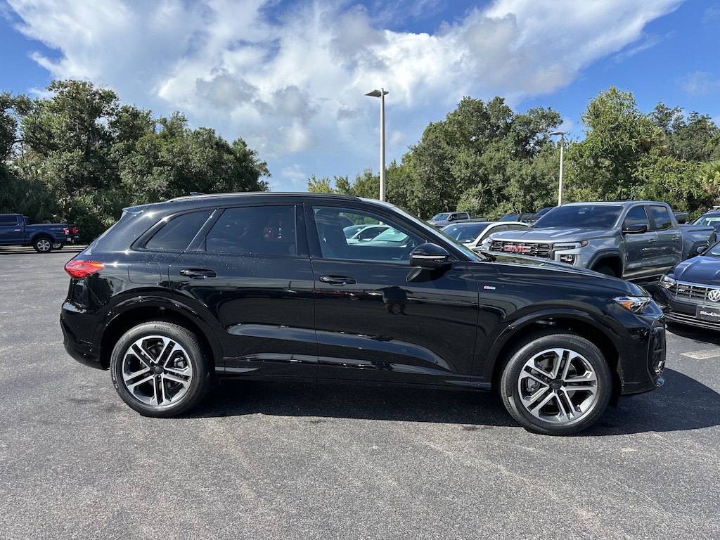 New 2026 Audi Q5 2.0T Premium SUV