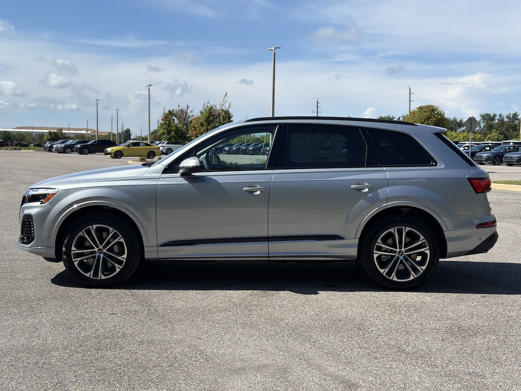 New 2026 Audi Q7 45 Premium SUV
