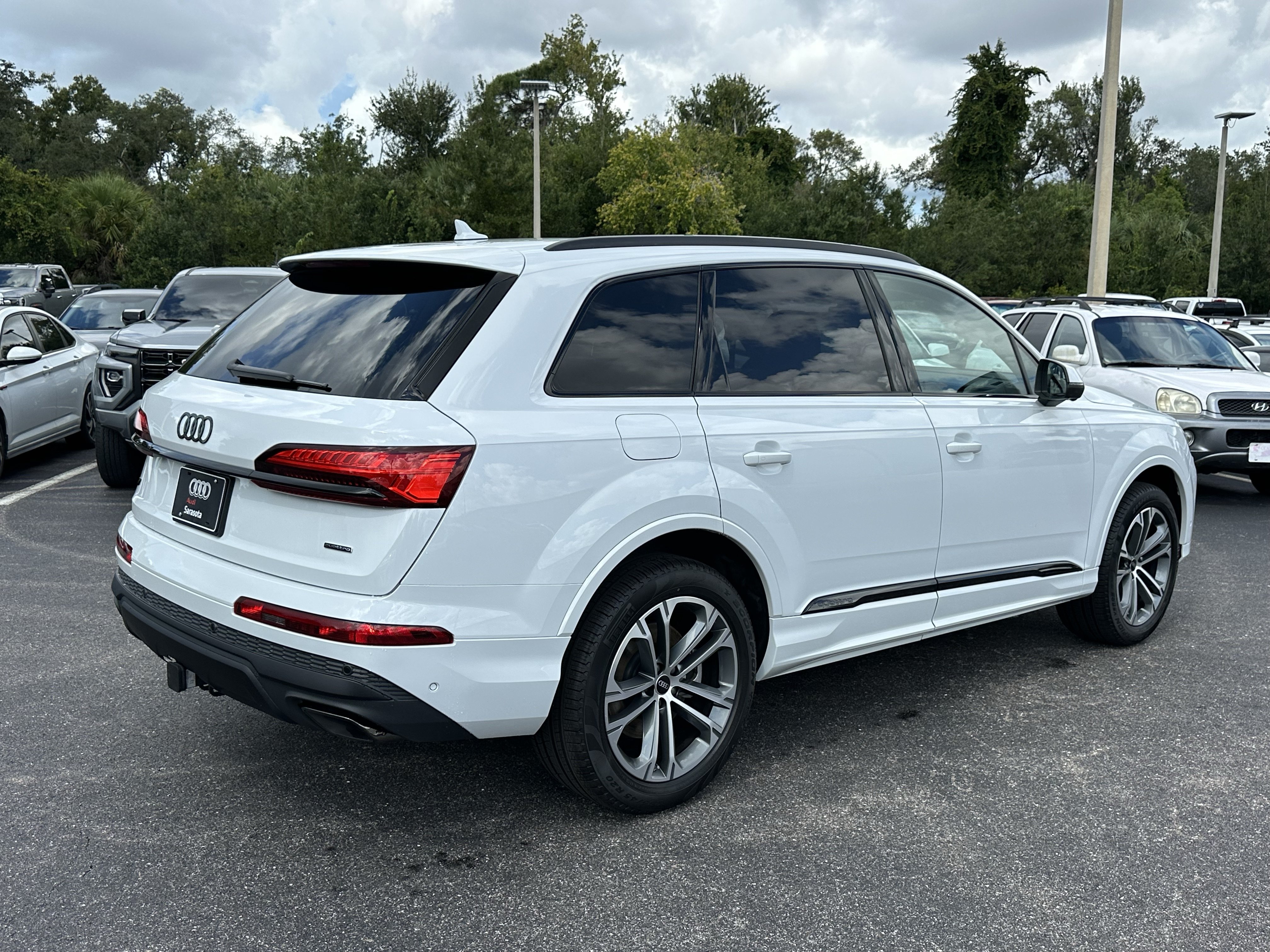 New 2026 Audi Q7 45 Premium Plus SUV