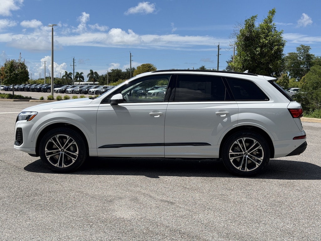New 2026 Audi Q7 45 Premium Plus SUV
