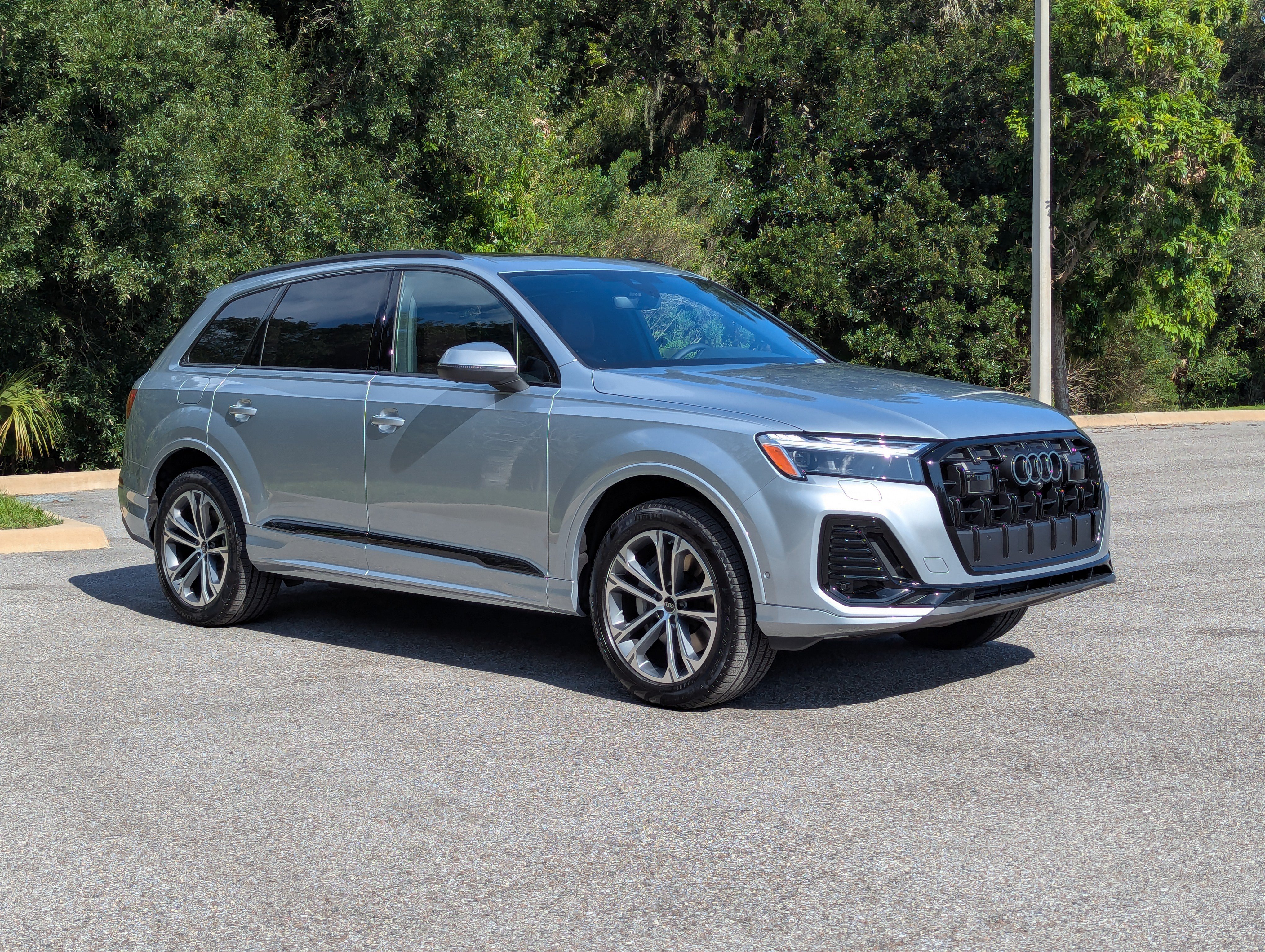 New 2026 Audi Q7 45 Premium Plus SUV