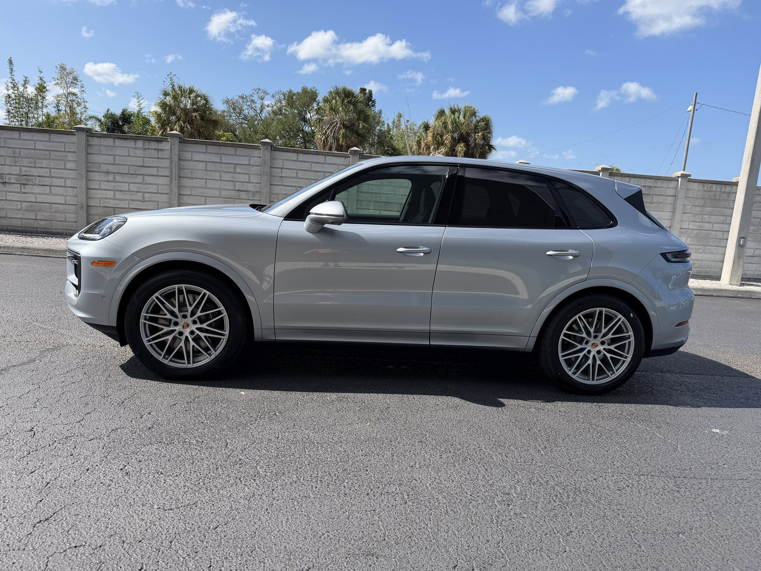 2026 Porsche Cayenne S - Photo 2