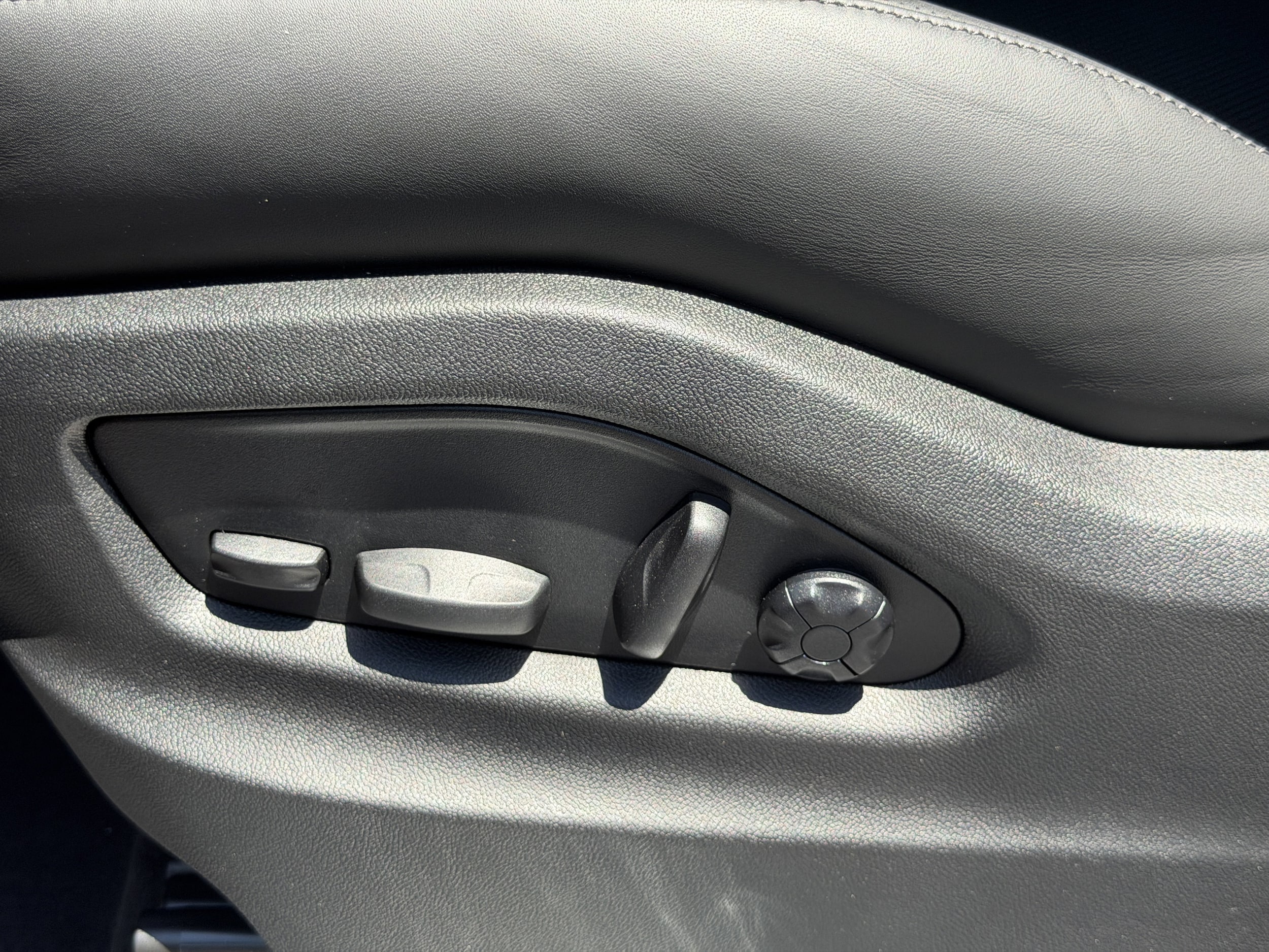 2026 Porsche Cayenne S - Photo 23