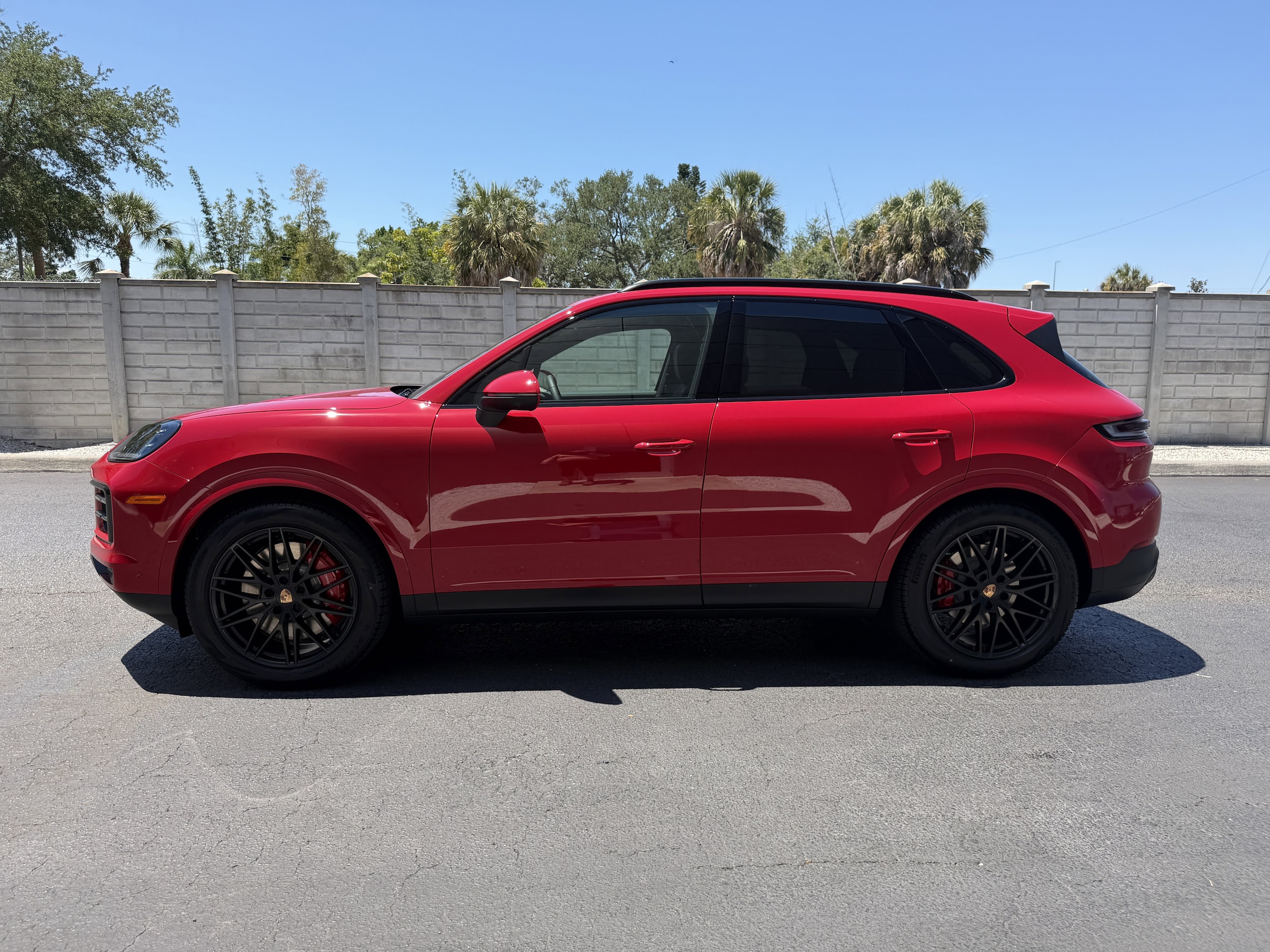 2026 Porsche Cayenne S - Photo 2
