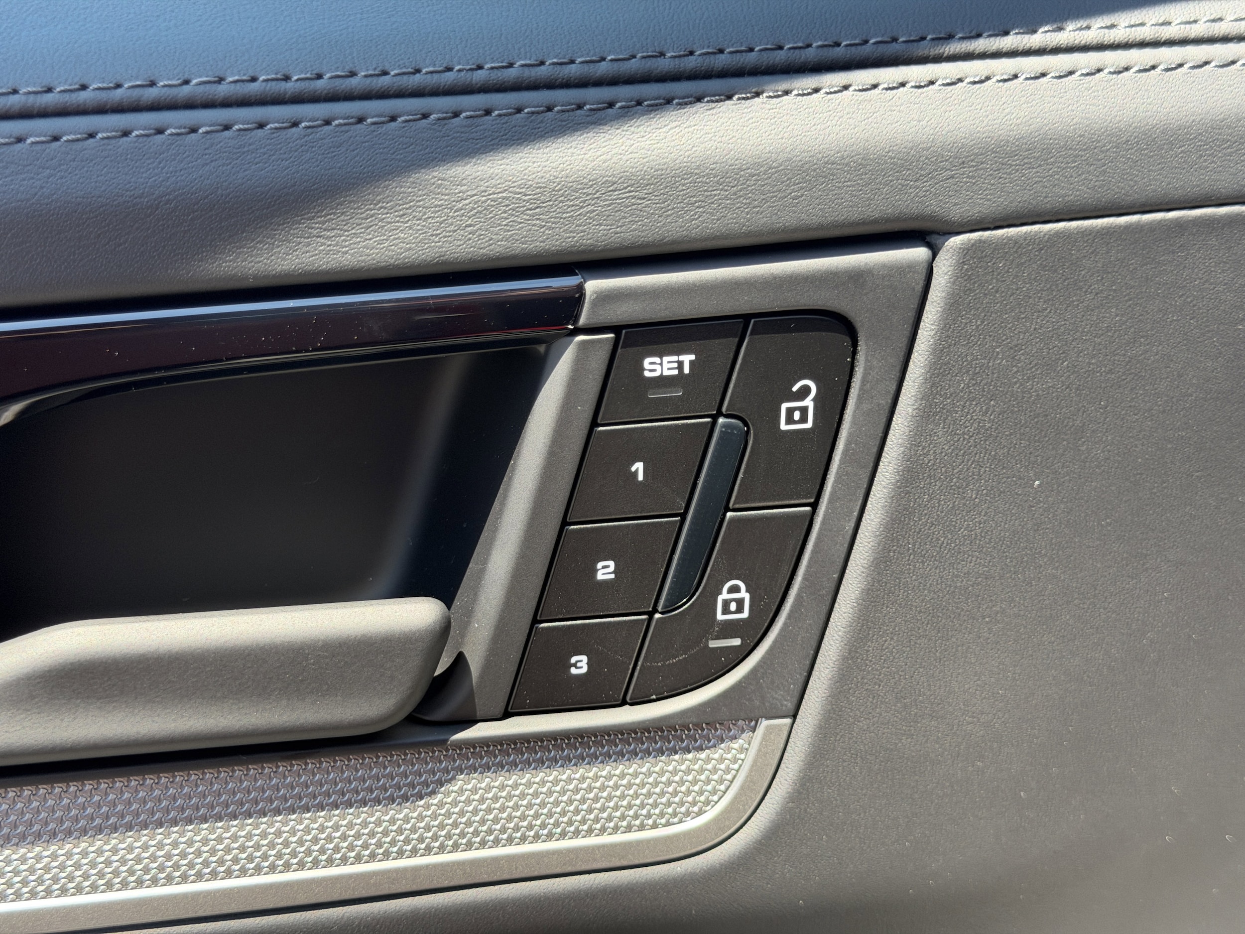 2026 Porsche Cayenne S - Photo 20