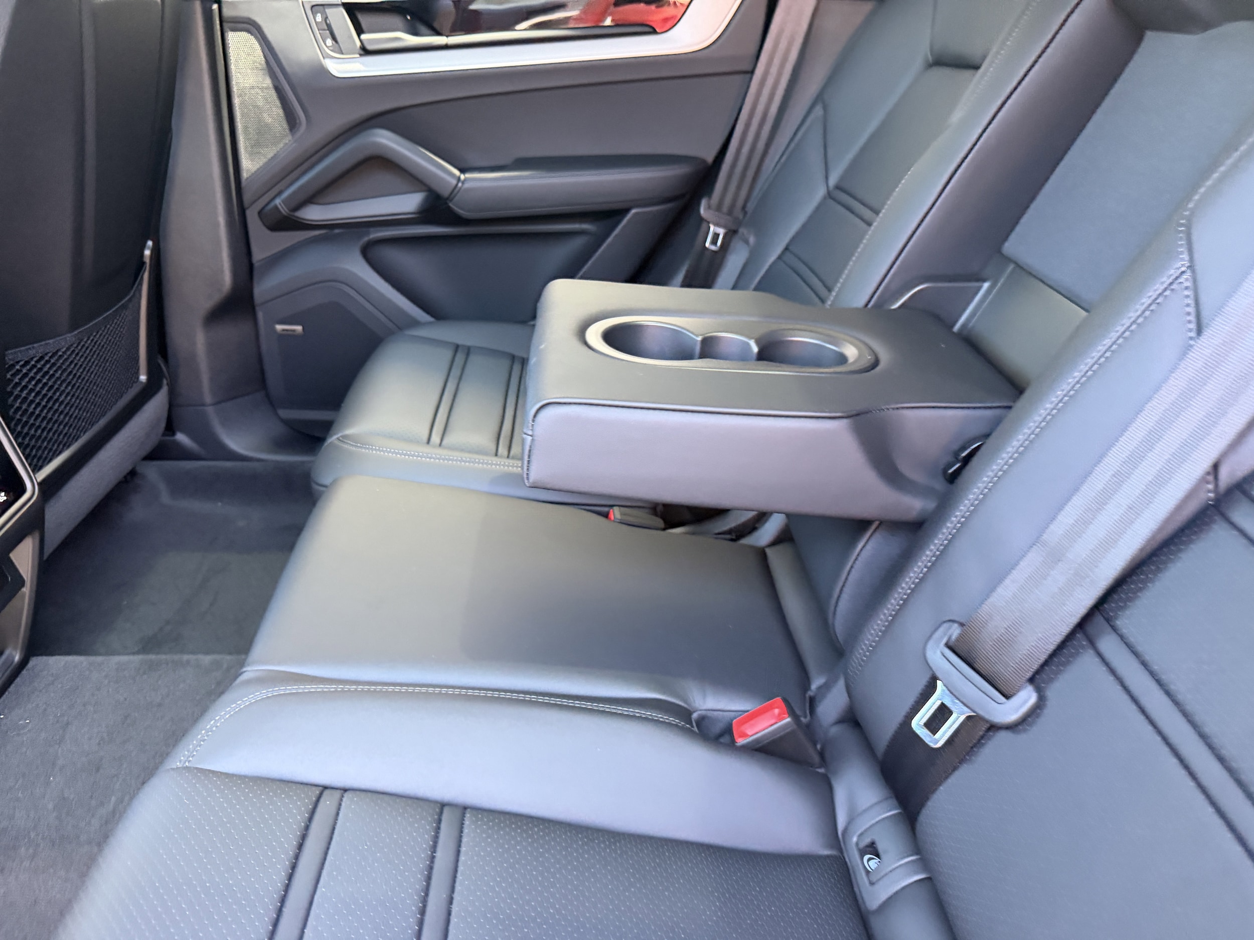 2026 Porsche Cayenne S - Photo 18