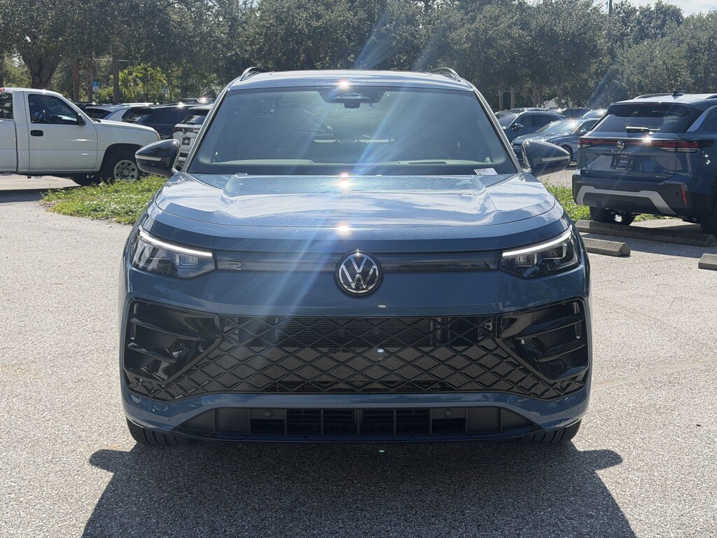 New 2026 Volkswagen Tiguan SE R-Line Black SUV
