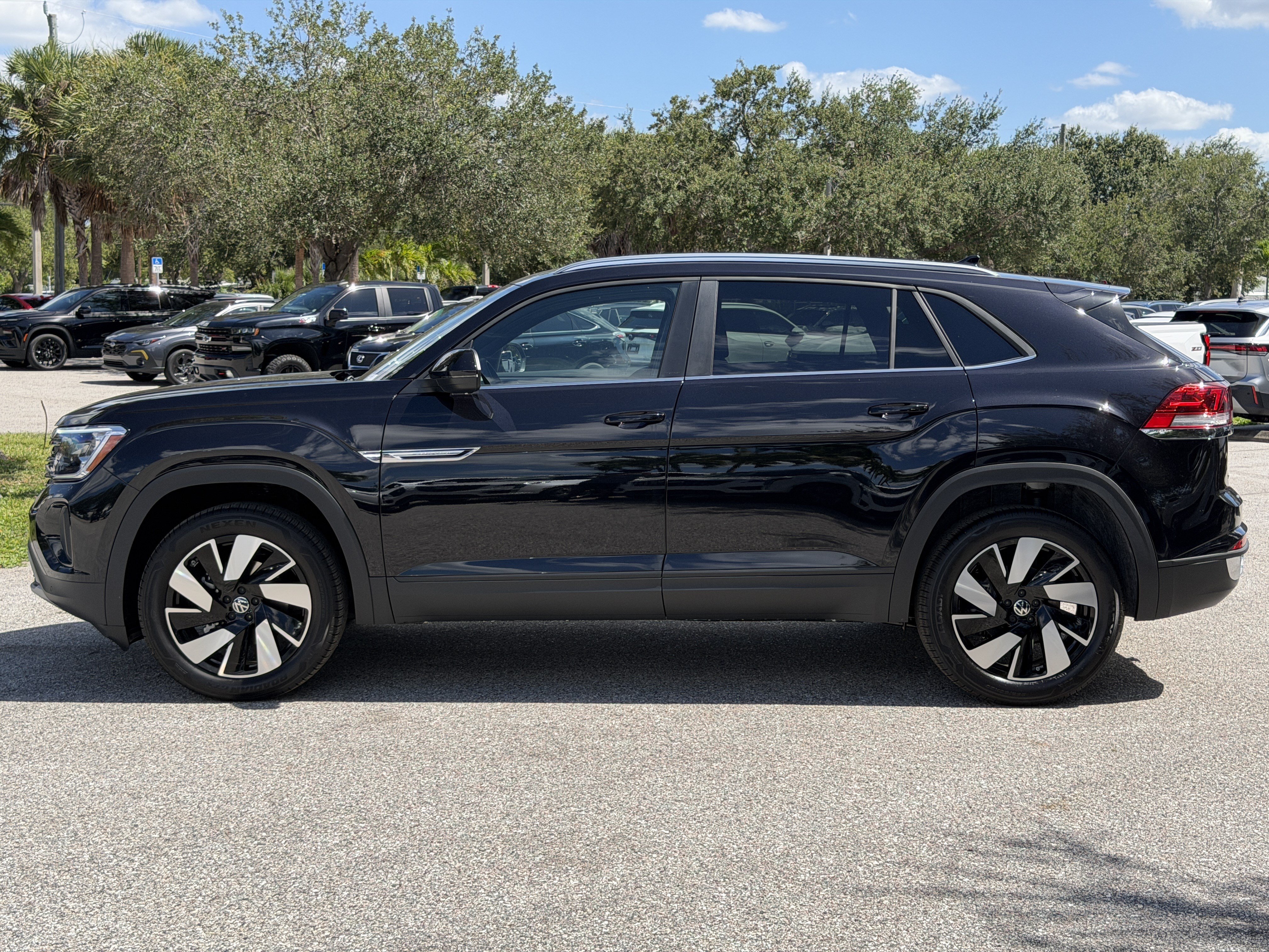 New 2026 Volkswagen Atlas Cross Sport SE w/Technology SUV