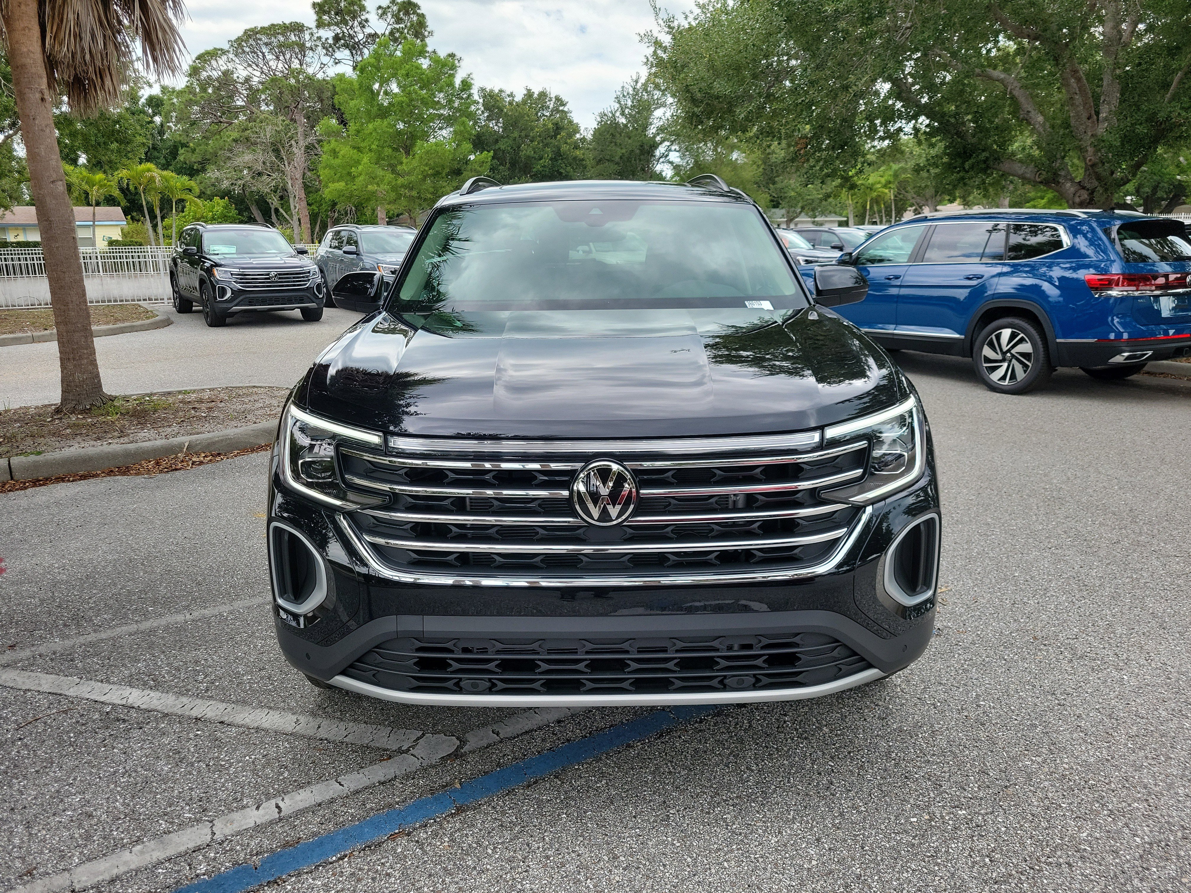 New 2026 Volkswagen Atlas SE w/Technology SUV