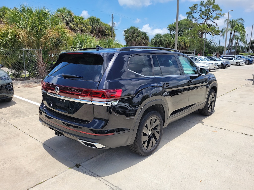 New 2026 Volkswagen Atlas SE w/Technology SUV